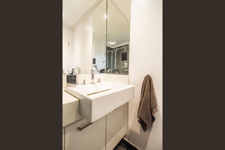 Apartamento à venda com 144m², 2 quartos e 2 vagas Apartamento à venda com 144m², 2 quartos e 2 vagasBanheiro da Suíte