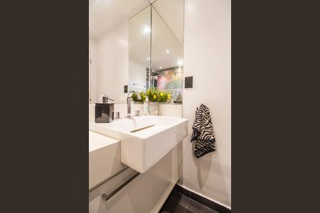 Apartamento à venda com 144m², 2 quartos e 2 vagas Apartamento à venda com 144m², 2 quartos e 2 vagasBanheiro da Suíte