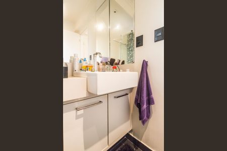 Apartamento à venda com 144m², 2 quartos e 2 vagas Apartamento à venda com 144m², 2 quartos e 2 vagasBanheiro da Suíte