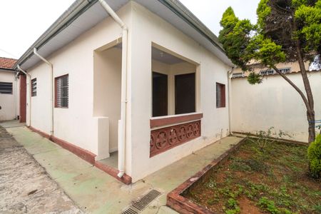Casa para alugar com 249m², 4 quartos e 6 vagasQuintal