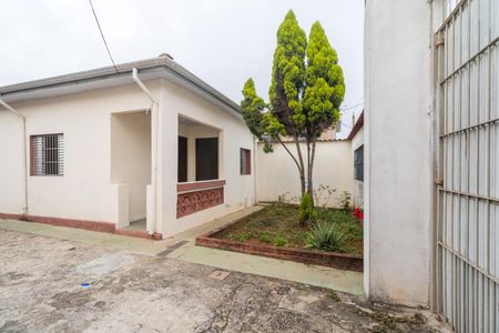 Casa para alugar com 249m², 4 quartos e 6 vagasQuintal