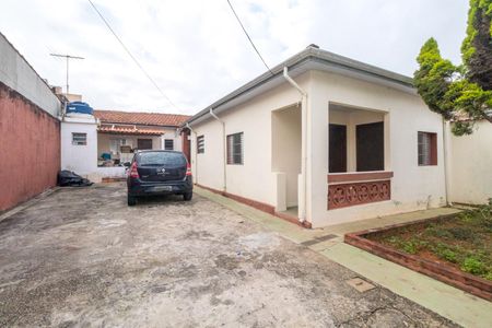 Casa para alugar com 249m², 4 quartos e 6 vagasQuintal