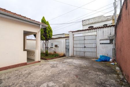 Casa para alugar com 249m², 4 quartos e 6 vagasQuintal