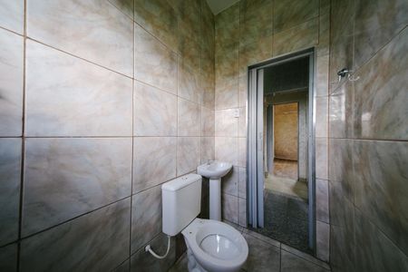 Casa para alugar com 60m², 3 quartos e 1 vaga Casa para alugar com 60m², 3 quartos e 1 vagaBanheiro