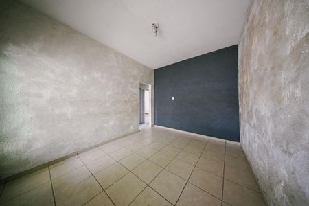 Casa para alugar com 60m², 3 quartos e 1 vaga Casa para alugar com 60m², 3 quartos e 1 vagaSala