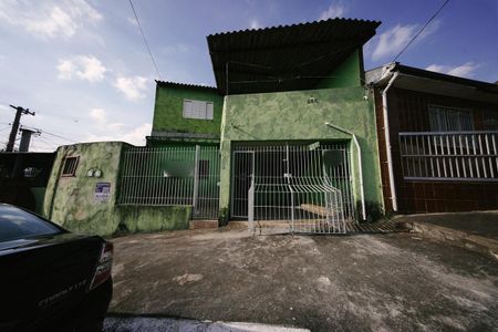 Casa para alugar com 60m², 3 quartos e 1 vaga Casa para alugar com 60m², 3 quartos e 1 vagaFachada