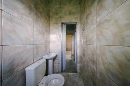 Casa para alugar com 60m², 3 quartos e 1 vaga Casa para alugar com 60m², 3 quartos e 1 vagaBanheiro