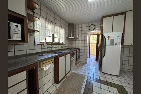 Casa para alugar com 282m², 4 quartos e 4 vagasCozinha