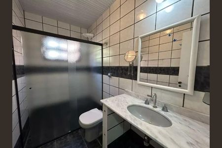 Casa para alugar com 282m², 4 quartos e 4 vagasBanheiro 1