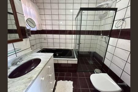Casa para alugar com 282m², 4 quartos e 4 vagasBanheiro 1