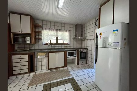 Casa para alugar com 282m², 4 quartos e 4 vagasCozinha