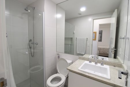 Apartamento para alugar com 63m², 2 quartos e 1 vaga Apartamento para alugar com 63m², 2 quartos e 1 vagaBanheiro