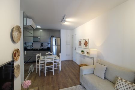 Apartamento para alugar com 63m², 2 quartos e 1 vaga Apartamento para alugar com 63m², 2 quartos e 1 vagaSala