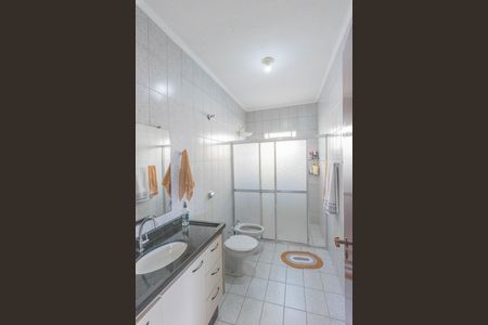 Casa à venda com 360m², 3 quartos e 2 vagas Casa à venda com 360m², 3 quartos e 2 vagasBanheiro
