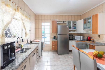 Casa à venda com 360m², 3 quartos e 2 vagas Casa à venda com 360m², 3 quartos e 2 vagasCozinha
