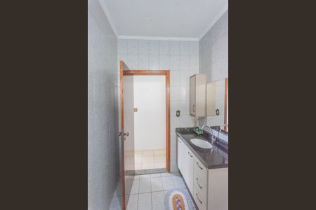 Casa à venda com 360m², 3 quartos e 2 vagas Casa à venda com 360m², 3 quartos e 2 vagasBanheiro