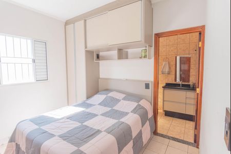 Casa à venda com 360m², 3 quartos e 2 vagas Casa à venda com 360m², 3 quartos e 2 vagasSuíte