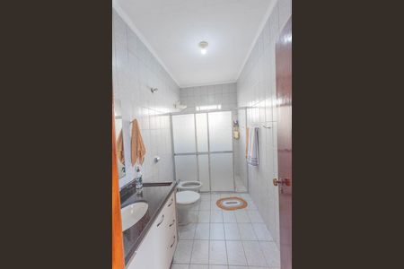 Casa à venda com 360m², 3 quartos e 2 vagas Casa à venda com 360m², 3 quartos e 2 vagasBanheiro