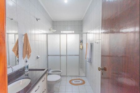 Casa à venda com 360m², 3 quartos e 2 vagas Casa à venda com 360m², 3 quartos e 2 vagasBanheiro
