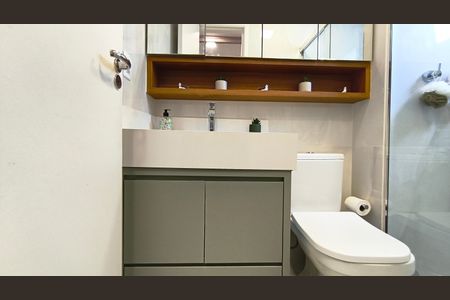 Apartamento à venda com 68m², 2 quartos e 2 vagas Apartamento à venda com 68m², 2 quartos e 2 vagasBanheiro da Suíte