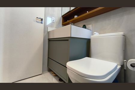 Apartamento à venda com 68m², 2 quartos e 2 vagas Apartamento à venda com 68m², 2 quartos e 2 vagasBanheiro da Suíte