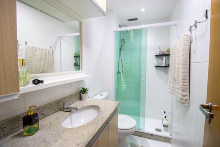 Apartamento à venda com 57m², 2 quartos e 1 vaga Apartamento à venda com 57m², 2 quartos e 1 vagaBanheiro da Suíte