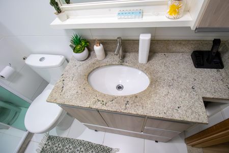 Apartamento à venda com 57m², 2 quartos e 1 vaga Apartamento à venda com 57m², 2 quartos e 1 vagaBanheiro