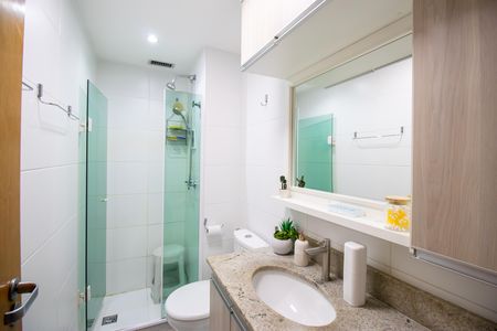 Apartamento à venda com 57m², 2 quartos e 1 vaga Apartamento à venda com 57m², 2 quartos e 1 vagaBanheiro