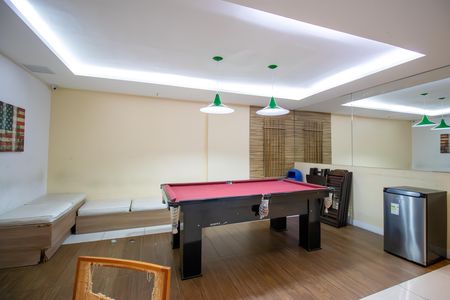 Apartamento à venda com 57m², 2 quartos e 1 vaga Apartamento à venda com 57m², 2 quartos e 1 vagaSala de Jogos