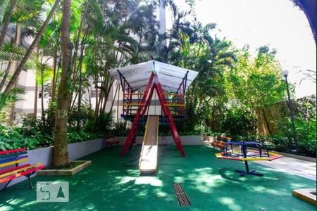 Apartamento à venda com 74m², 3 quartos e 1 vaga Apartamento à venda com 74m², 3 quartos e 1 vagaParque infantil