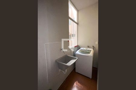 Apartamento à venda com 32m², 2 quartos e sem vaga Apartamento à venda com 32m², 2 quartos e sem vagaBanheiro