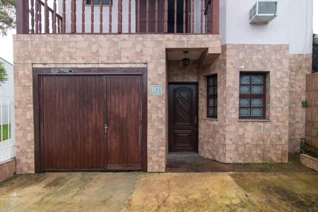 Casa para alugar com 100m², 3 quartos e 1 vaga Casa para alugar com 100m², 3 quartos e 1 vagaFachada