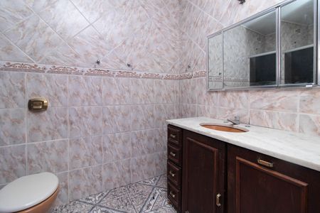 Casa para alugar com 100m², 3 quartos e 1 vaga Casa para alugar com 100m², 3 quartos e 1 vagaBanheiro do Quarto 1
