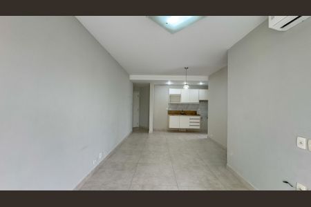 Apartamento à venda com 75m², 2 quartos e 2 vagasSala
