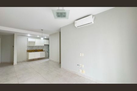 Apartamento à venda com 75m², 2 quartos e 2 vagasSala