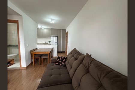 Sala de apartamento para alugar com 2 quartos, 46m² em Jardim California, Jacareí
