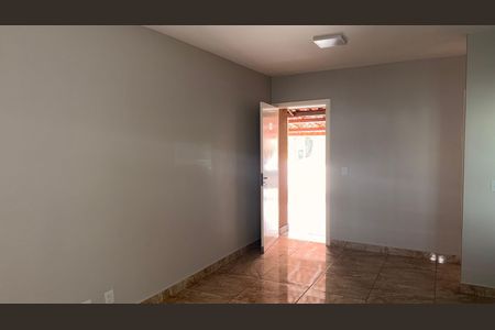 Sala de casa de condomínio à venda com 2 quartos, 118m² em Loteamento Alphaville Residencial, Goiânia