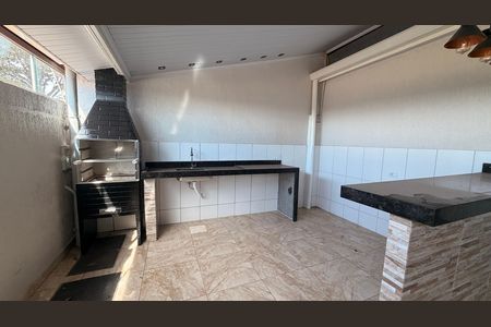 Casa de condomínio à venda com 118m², 2 quartos e 2 vagasChurrasqueira