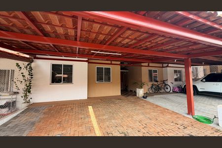 Casa de condomínio à venda com 118m², 2 quartos e 2 vagasGaragem