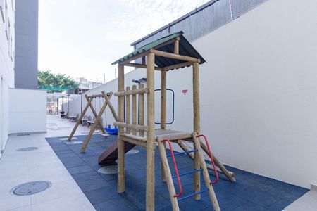 Apartamento para alugar com 28m², 2 quartos e 1 vaga Apartamento para alugar com 28m², 2 quartos e 1 vagaÁrea comum - Playground