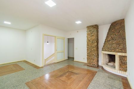 Casa à venda com 250m², 4 quartos e 5 vagas