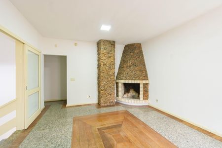 Casa à venda com 250m², 4 quartos e 5 vagas