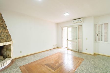 Casa à venda com 250m², 4 quartos e 5 vagas