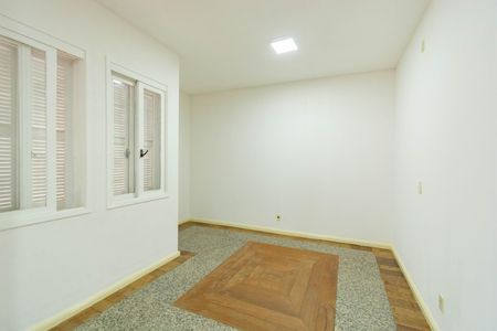 Casa à venda com 250m², 4 quartos e 5 vagas