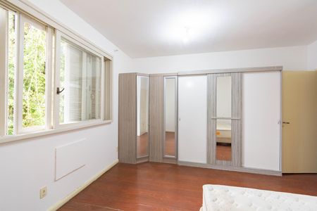 Casa à venda com 250m², 4 quartos e 5 vagas