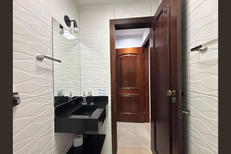 Apartamento para alugar com 150m², 3 quartos e 1 vagaBanheiro social 2