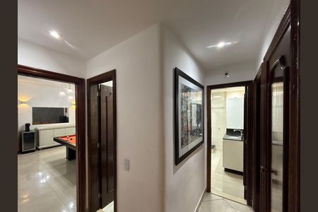 Apartamento para alugar com 150m², 3 quartos e 1 vagaCorredor de acesso aos cômodos
