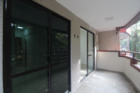 Apartamento para alugar com 108m², 3 quartos e 1 vagaSala - Varanda