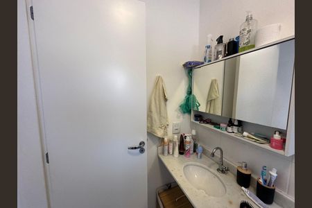 Casa de condomínio à venda com 112m², 3 quartos e 2 vagasBanheiro da Suíte