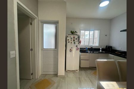 Casa de condomínio à venda com 112m², 3 quartos e 2 vagasCozinha